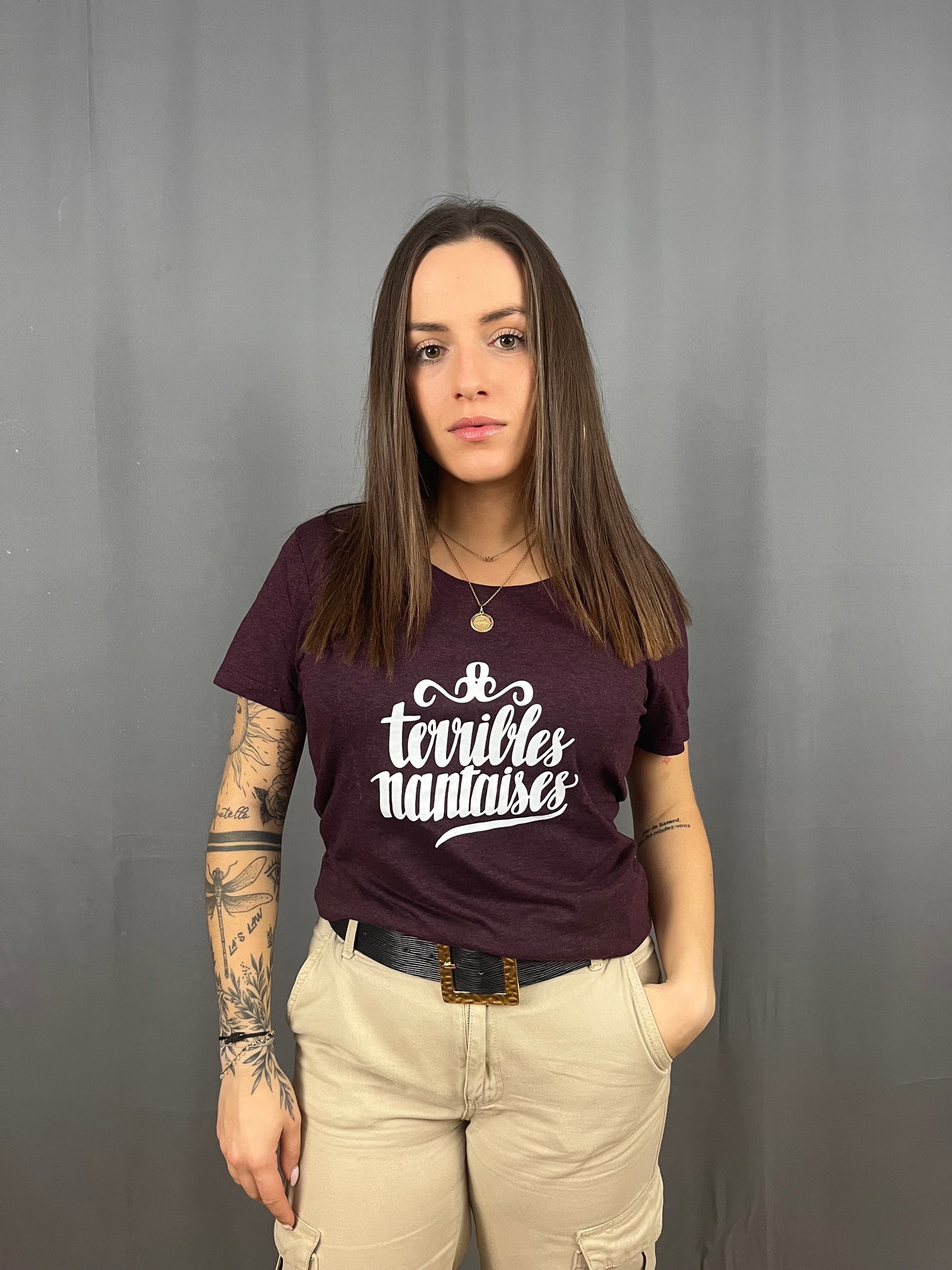 T-Shirt Femme Bordeaux avec logo blanc au centre 'Terribles Nantaises'