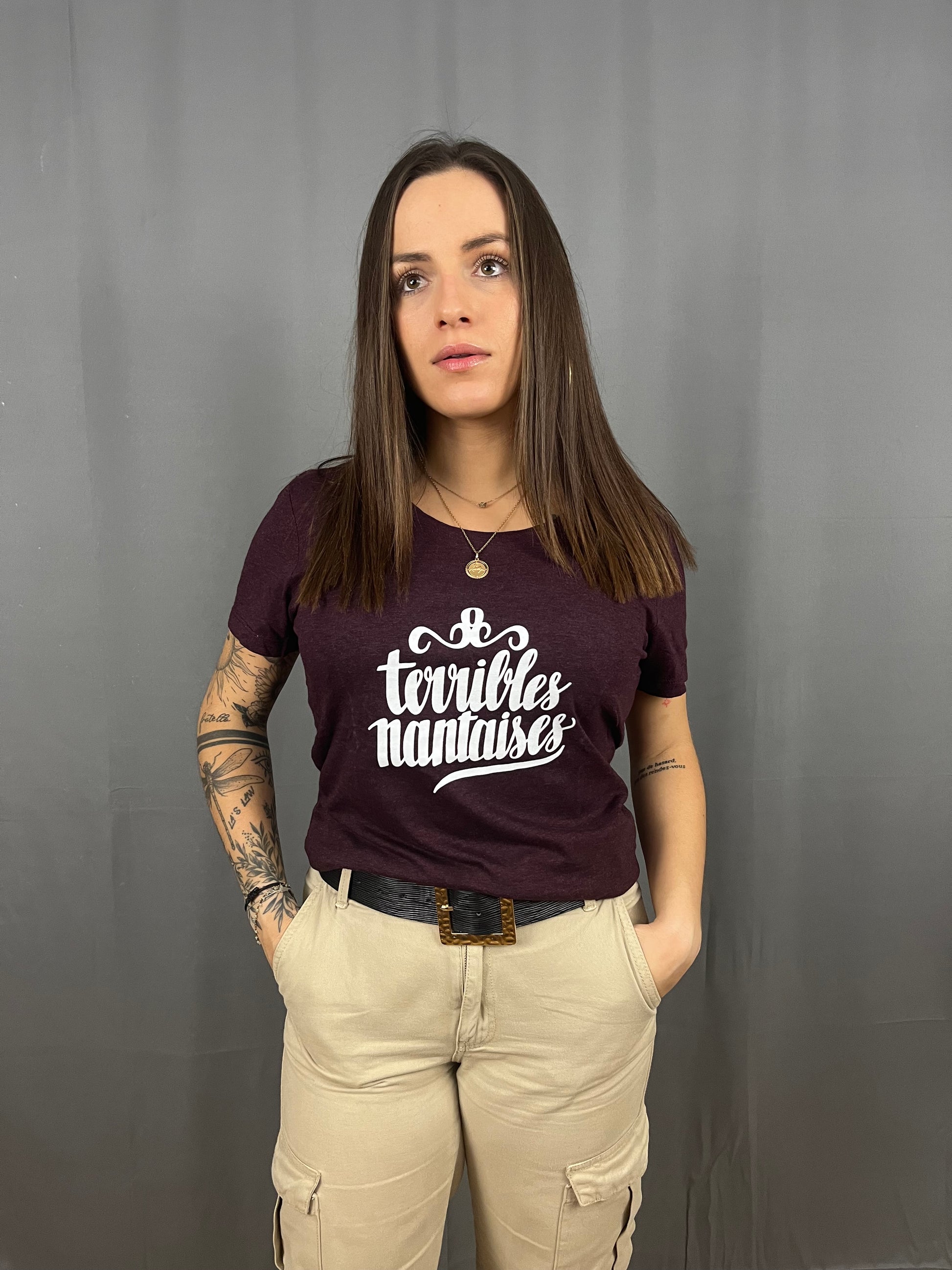 T-Shirt Femme Bordeaux avec logo blanc au centre 'Terribles Nantaises'