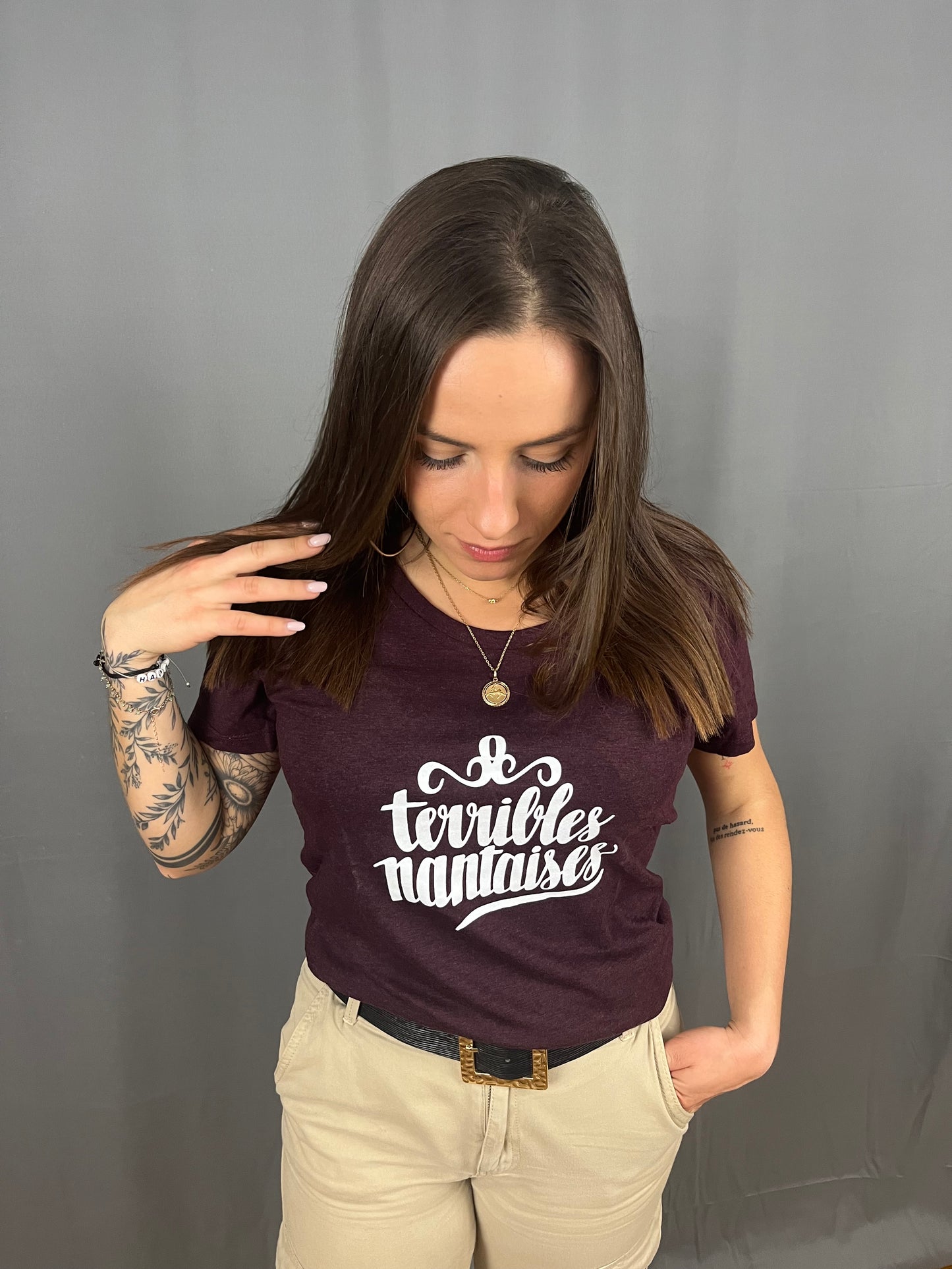 T-Shirt Femme Bordeaux avec logo blanc au centre 'Terribles Nantaises'