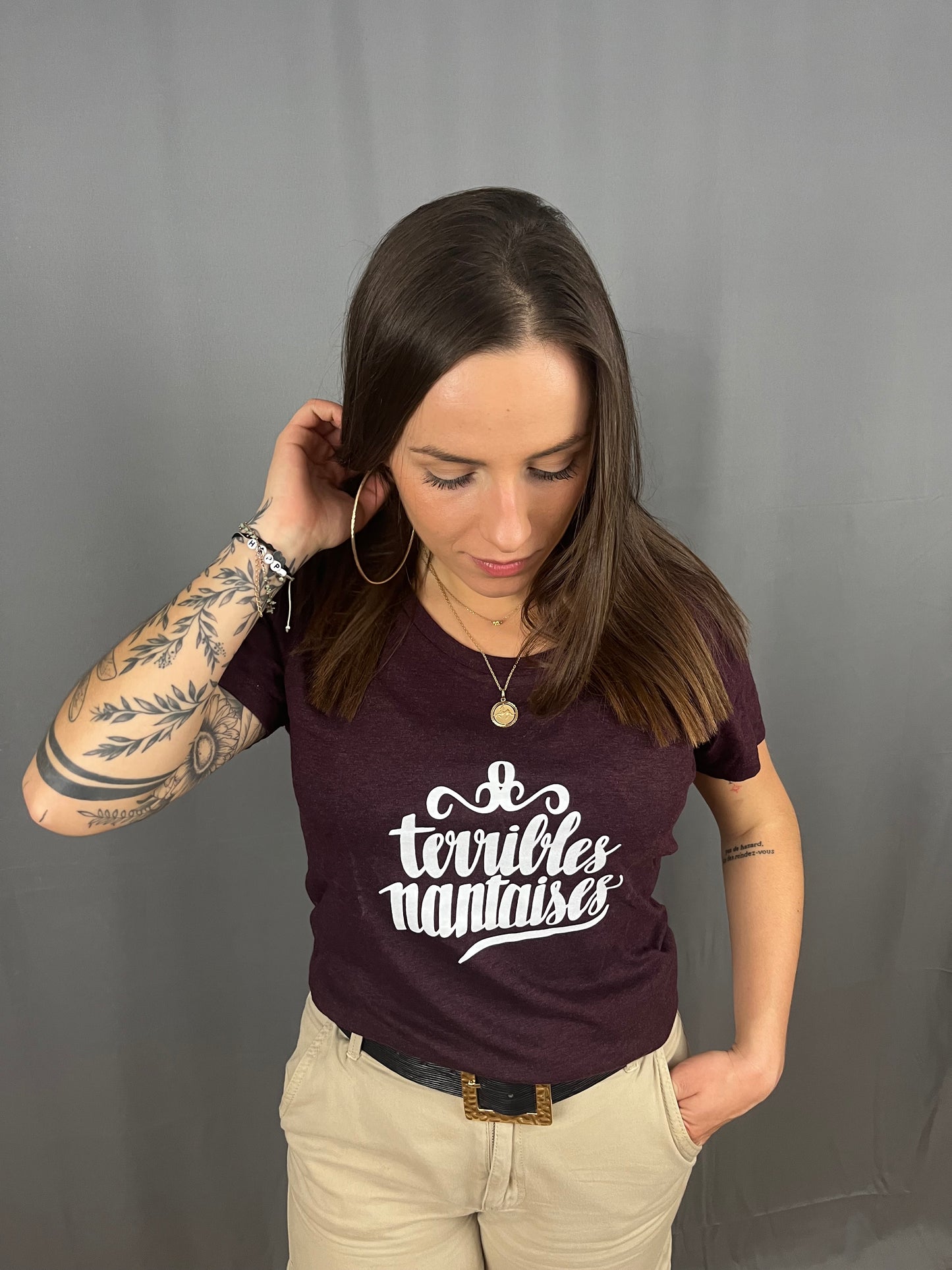 T-Shirt Femme Bordeaux avec logo blanc au centre 'Terribles Nantaises'