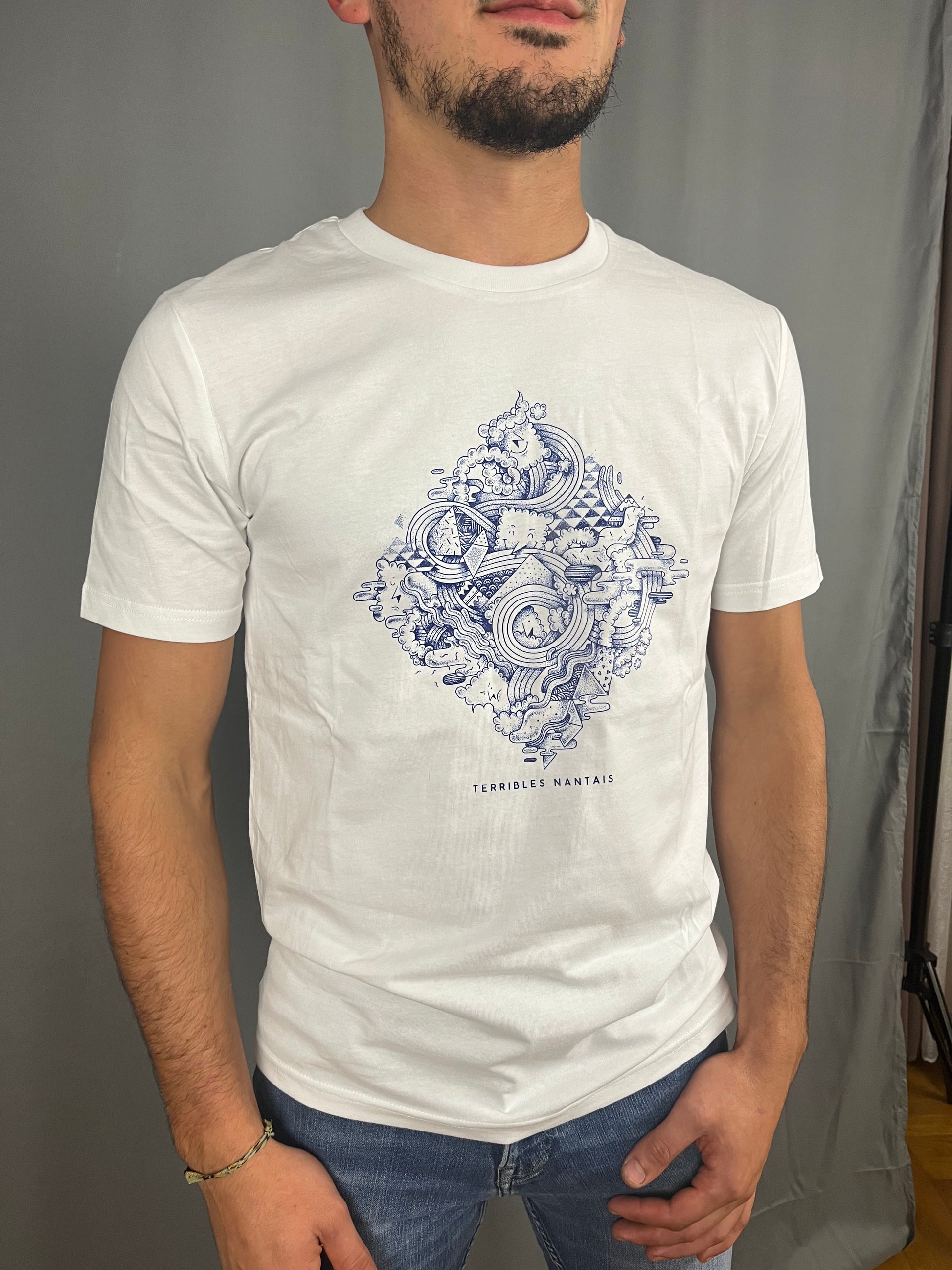 T-Shirt Blanc Homme avec Lu diagonal collaboration The Feebles de face